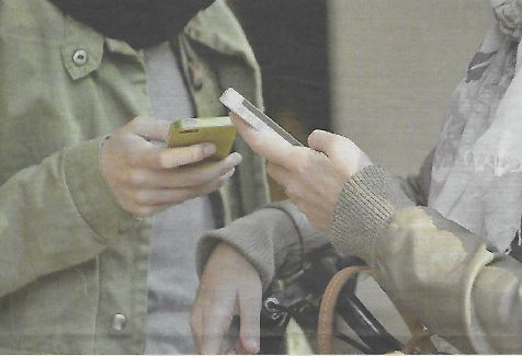Foto sexy dal cellulare: trappole per gli adolescenti