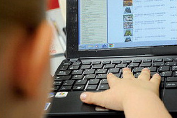Un terzo dei genitori e un insegnante su due impreparati di fronte ai rischi del web 