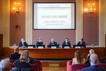 "Rapporto sulla Scuola cattolica: bene la dichiarazione del ministro Bianchi sulla scuola pubblica paritaria” (Catia Zambon)