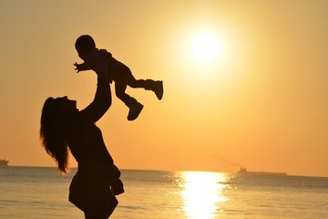 «La scuola sappia educare i giovani con passione e cuore di madre»