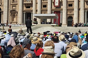 Giubileo della Famiglia organizzato dal Forum delle Ass.ni Familiari: Santa Messa in Piazza San Pietro e al termine varco Porta Santa